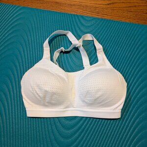 2 Victoria's Secret Lightweight Sports Bras 32DD